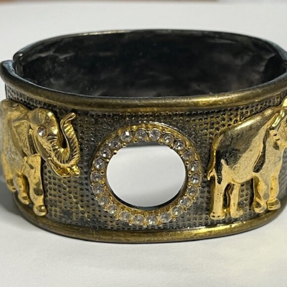 VTG Elephant Rhinestones Hinged Bangle Bracelet Gold Antiqued Tone - Picture 2 of 16